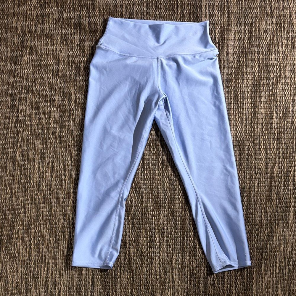 Alo Yoga High Waist Airlift Capri Legging Seashell Blue Size Large